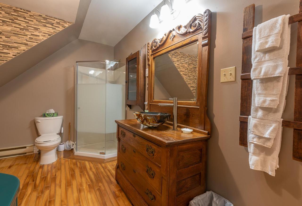 St. Martins Country Inn & Vaughan'S Restaurant エクステリア 写真