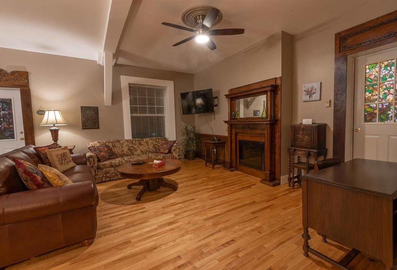 St. Martins Country Inn & Vaughan'S Restaurant エクステリア 写真