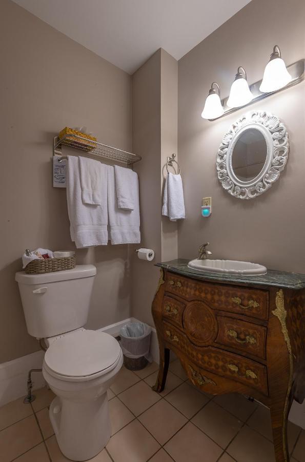 St. Martins Country Inn & Vaughan'S Restaurant エクステリア 写真