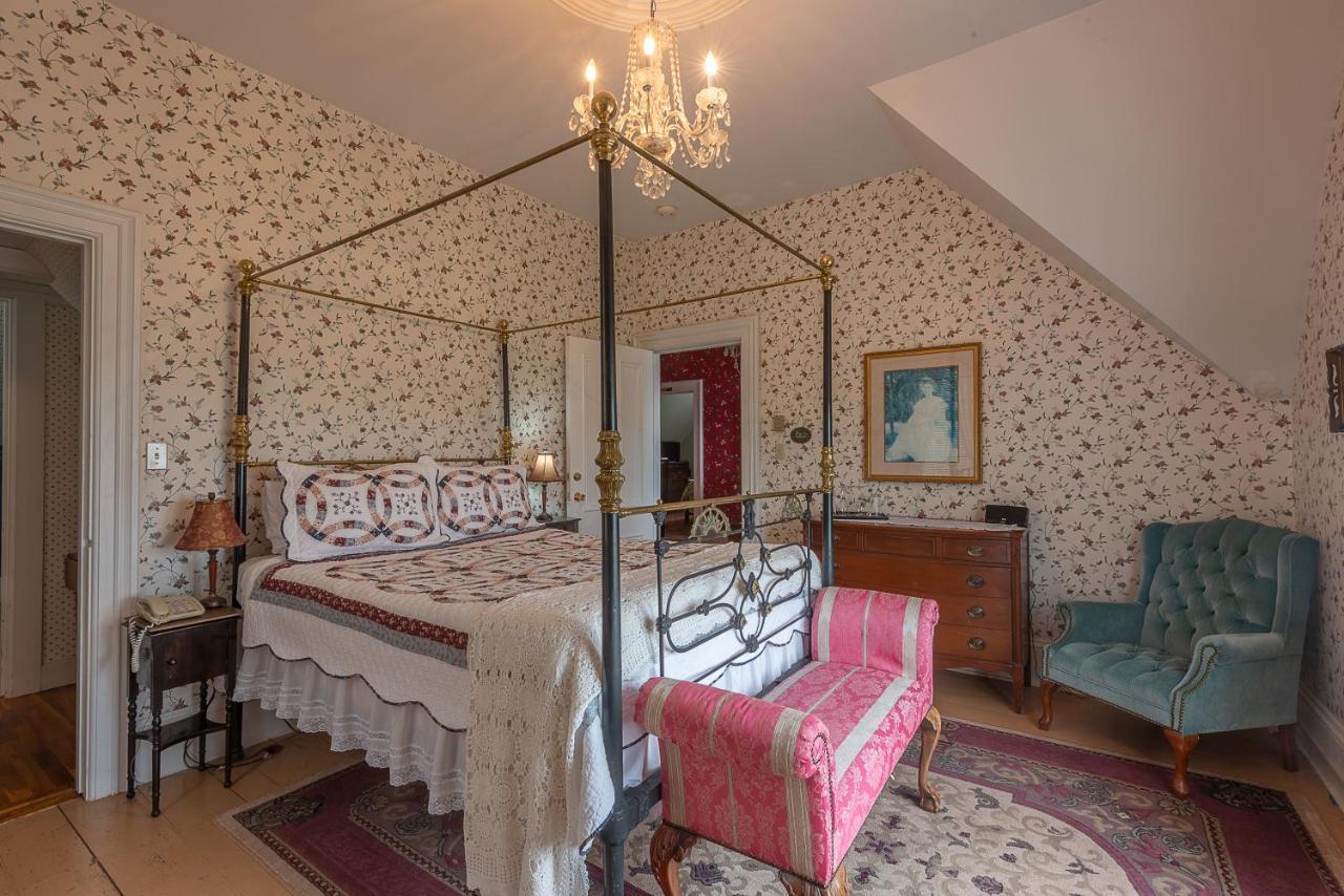 St. Martins Country Inn & Vaughan'S Restaurant エクステリア 写真