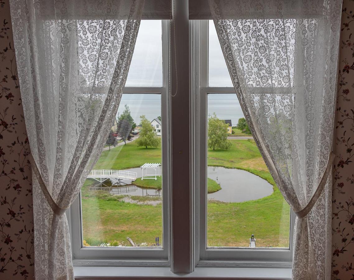 St. Martins Country Inn & Vaughan'S Restaurant エクステリア 写真