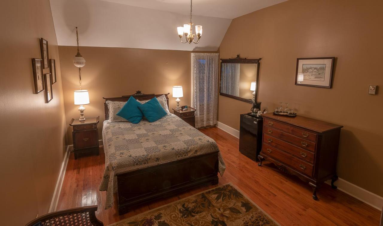 St. Martins Country Inn & Vaughan'S Restaurant エクステリア 写真