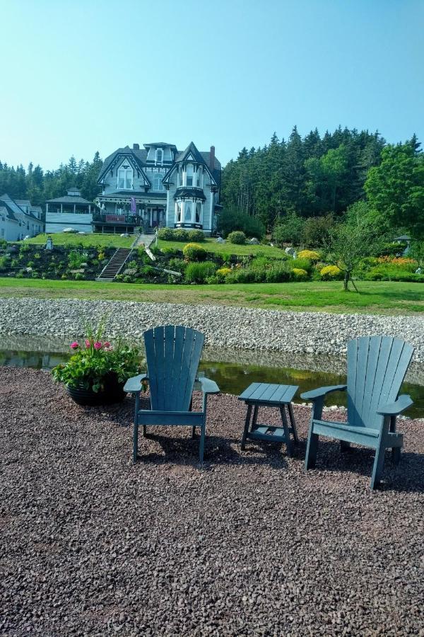 St. Martins Country Inn & Vaughan'S Restaurant エクステリア 写真