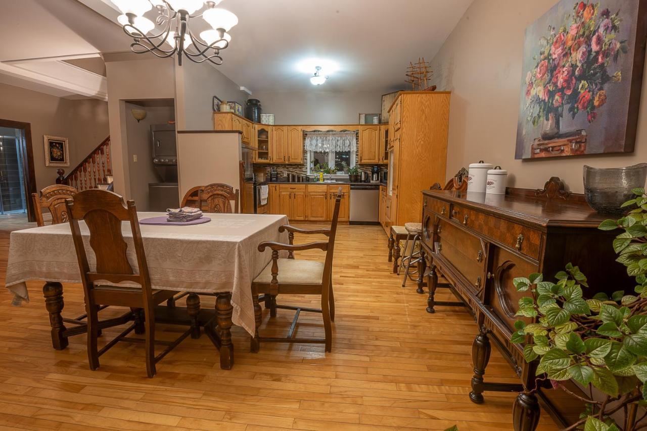 St. Martins Country Inn & Vaughan'S Restaurant エクステリア 写真