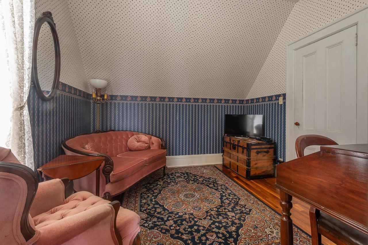 St. Martins Country Inn & Vaughan'S Restaurant エクステリア 写真