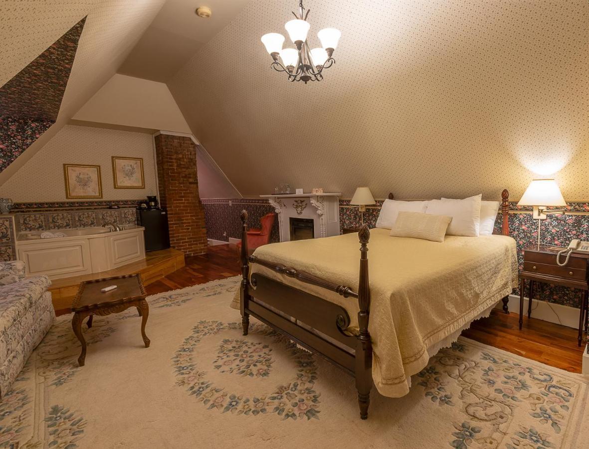 St. Martins Country Inn & Vaughan'S Restaurant エクステリア 写真