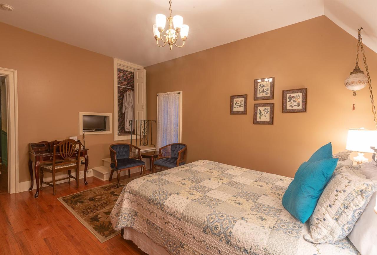 St. Martins Country Inn & Vaughan'S Restaurant エクステリア 写真